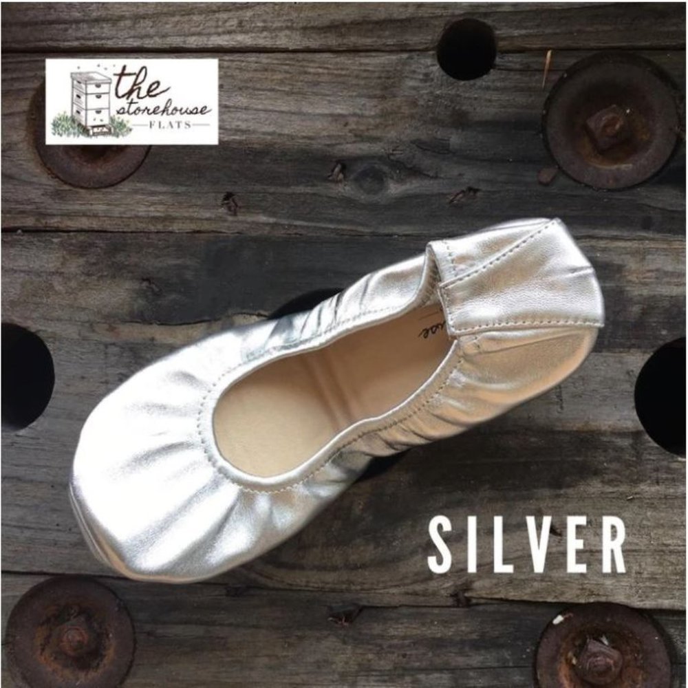 NEW Storehouse Flats Silver Classic size 8